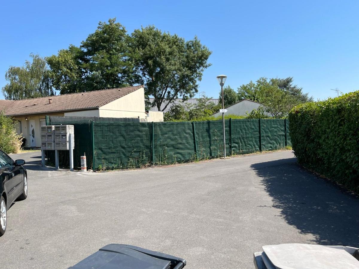 Les Pleiades Villa Noisy-le-Grand Luaran gambar